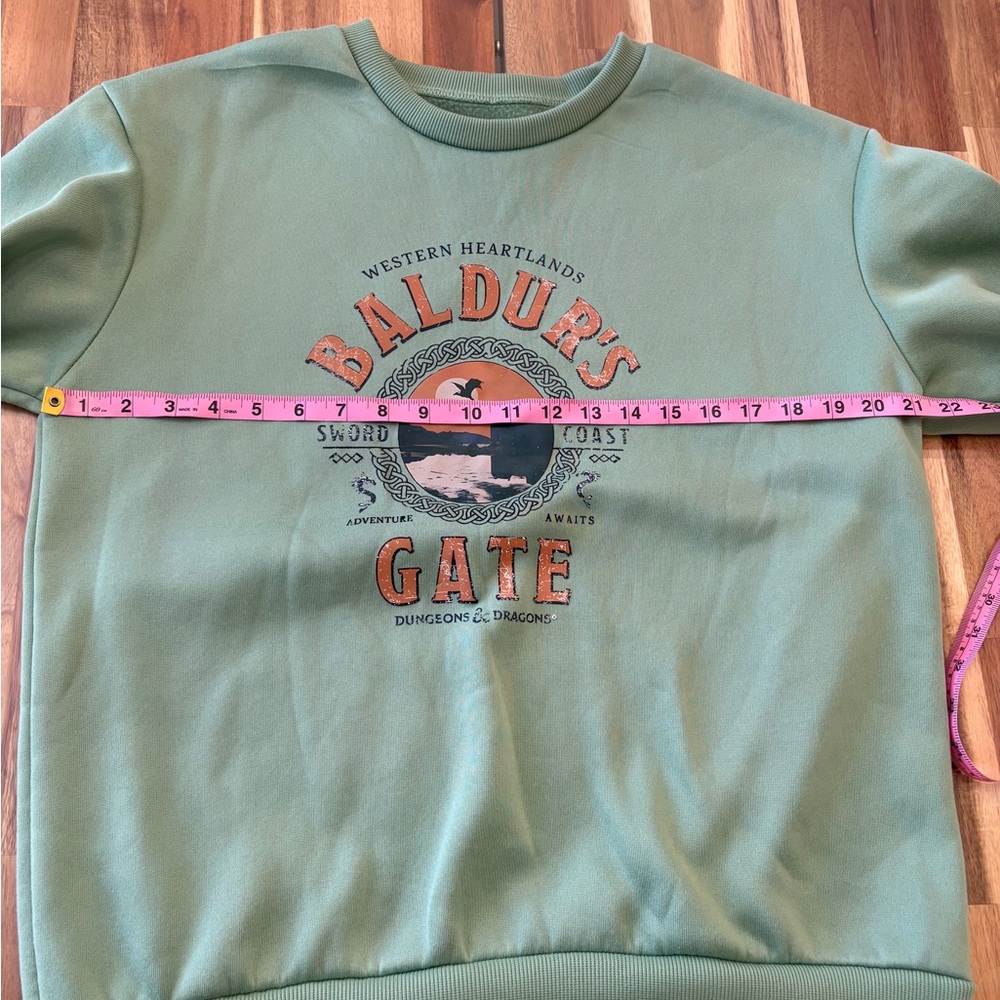 Unisex Sz M Baldur's Gate Graphic Crewneck Pull Over Sweatshirt Sage Green - Picture 4 of 8